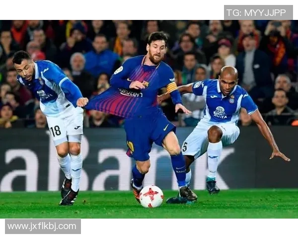 深圳足球队盯防策略分析与失误反思助力球队提升竞争力 深圳足球队盯防策略分析与失误反思助力球队提升竞争力