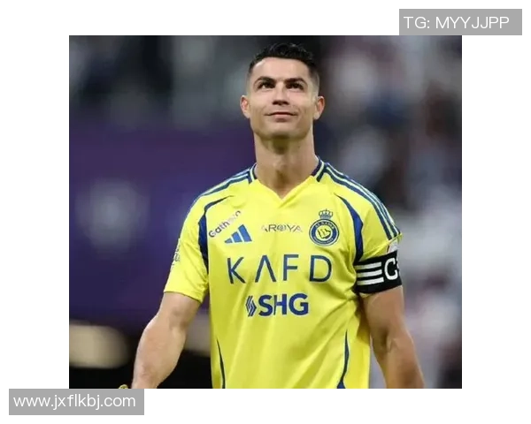 足球明星C罗的珍贵收藏揭秘:从球衣到奖杯的精彩旅程 足球明星C罗的珍贵收藏揭秘:从球衣到奖杯的精彩旅程